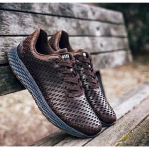 NOBULL COFFEE LEATHER RUNNER (MEN'S) SHOE